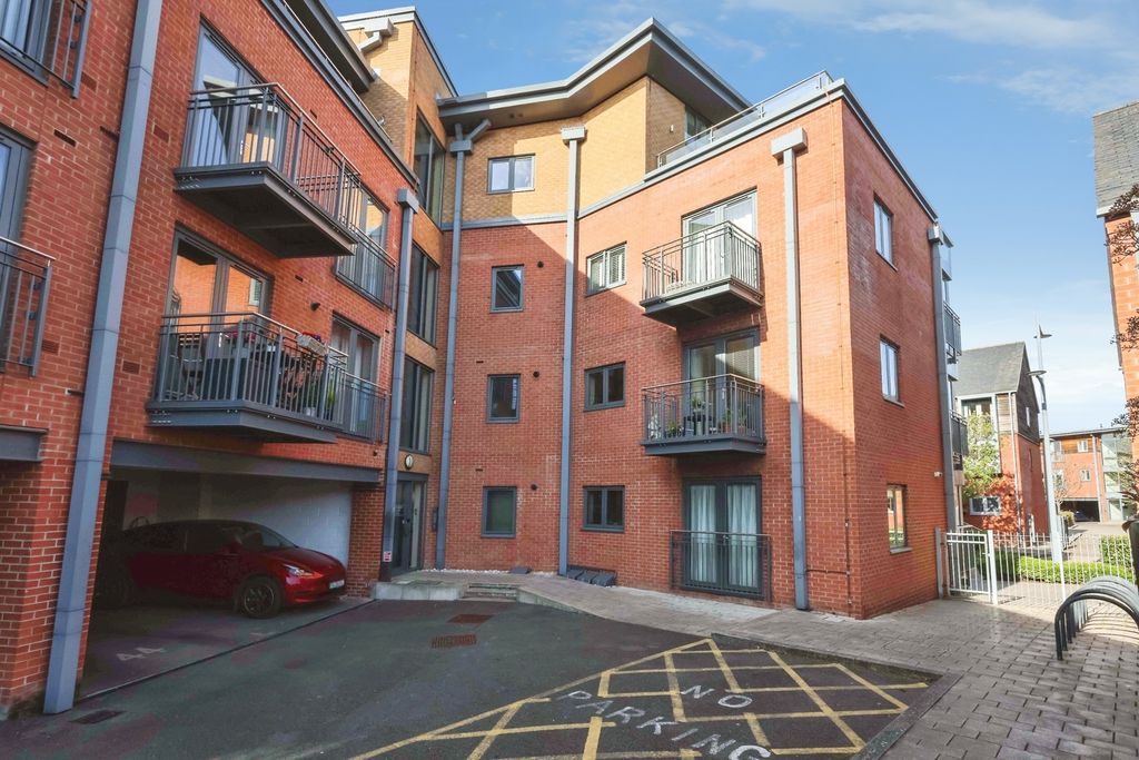 Additional image 17 of 2 bed flat for saleCrossley Road, Worcester, Worcestershire WR5