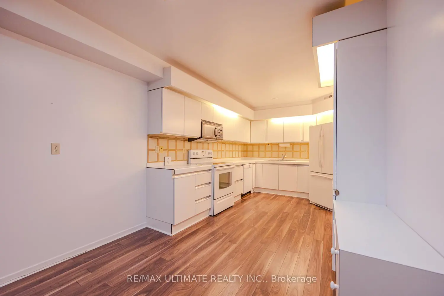 Additional image 17 of 240 Heath Street 201
