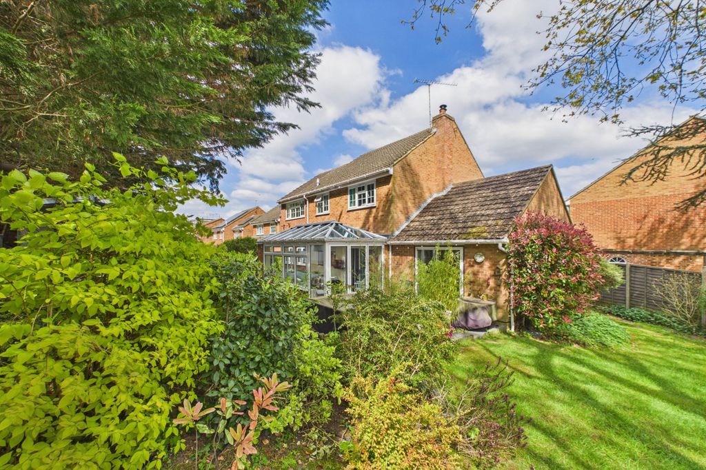 Additional image 19 of 4 bed detached house for saleChristie Walk, Yateley, Hampshire GU46