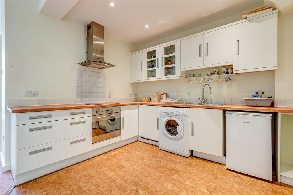 Additional image 4 of 2 bed flat for saleChurchfields, Stonesfield, Witney OX29