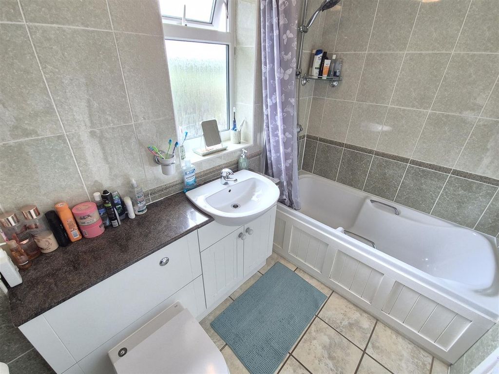 Additional image 19 of 4 bed semi-detached house for saleRedmoor Close, Market Bosworth CV13