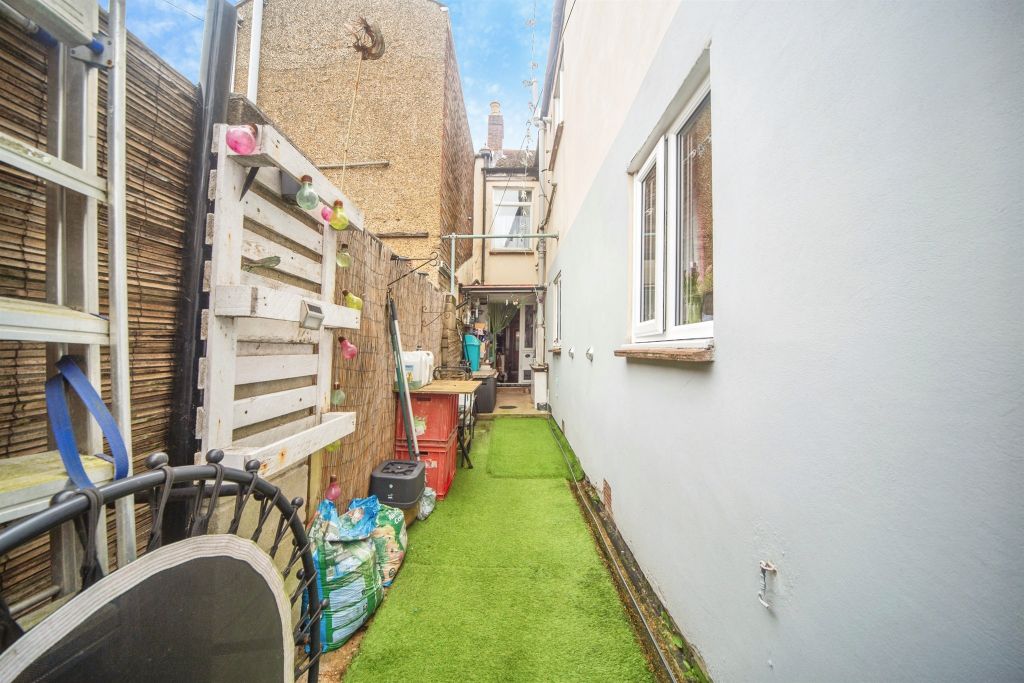 Additional image 10 of 2 bed flat for saleTwyford Avenue, Portsmouth PO2