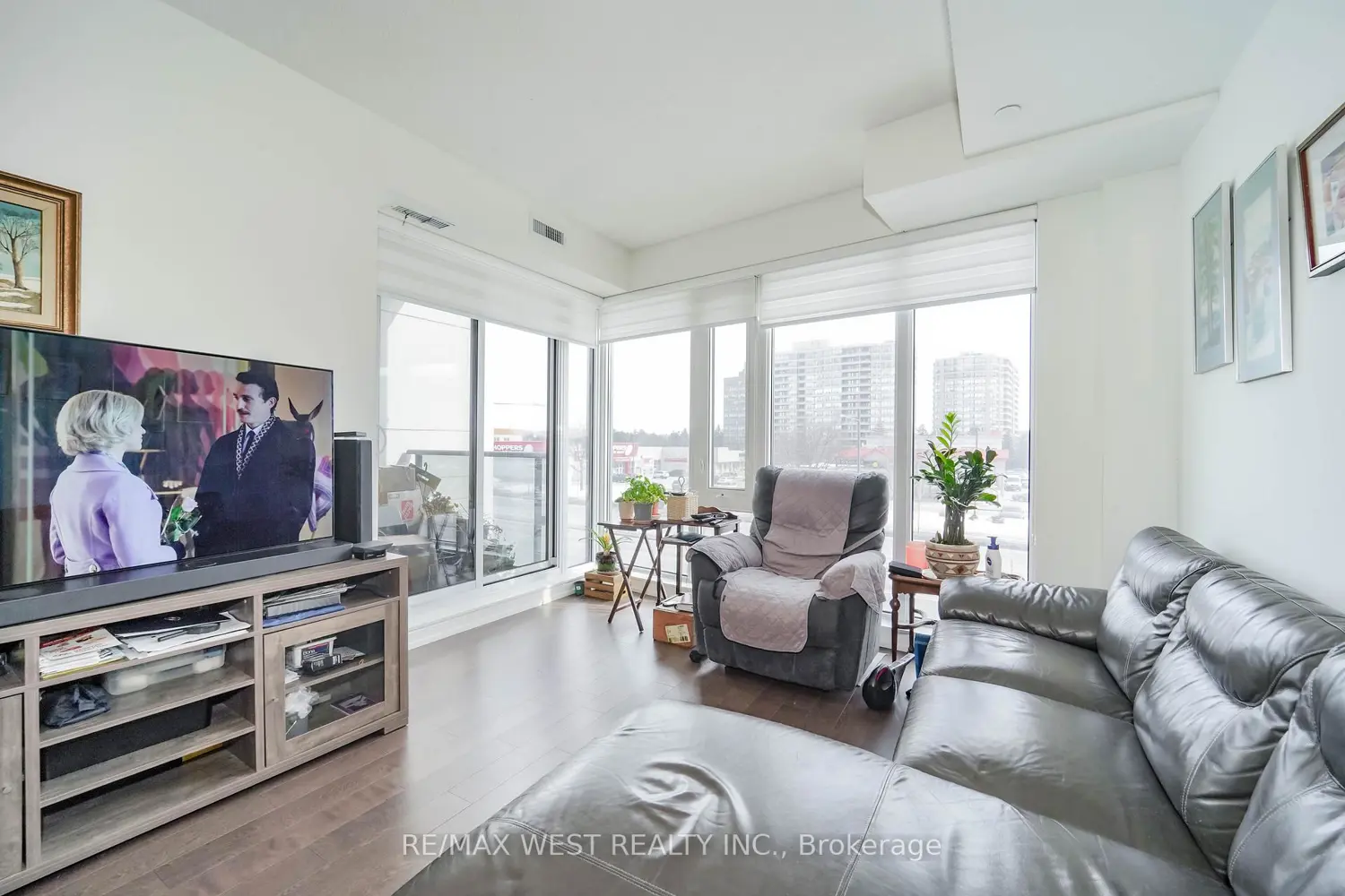 Additional image 5 of 9608 Yonge Street 201A