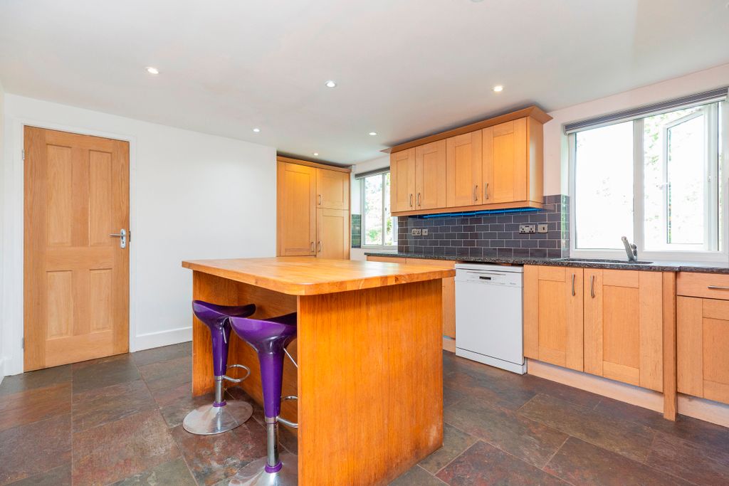 Additional image 4 of 4 bed detached house for saleOaktrees, Wyke Road, Gillingham SP8