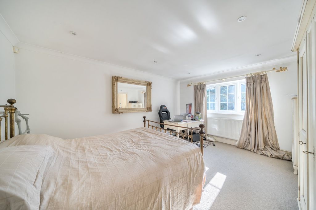Additional image 22 of 6 bed detached house for salePyrford, Surrey GU22