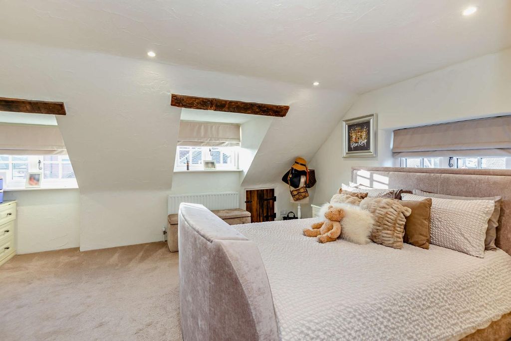 Additional image 16 of 4 bed detached house for saleJunction Road, Ashford TW15