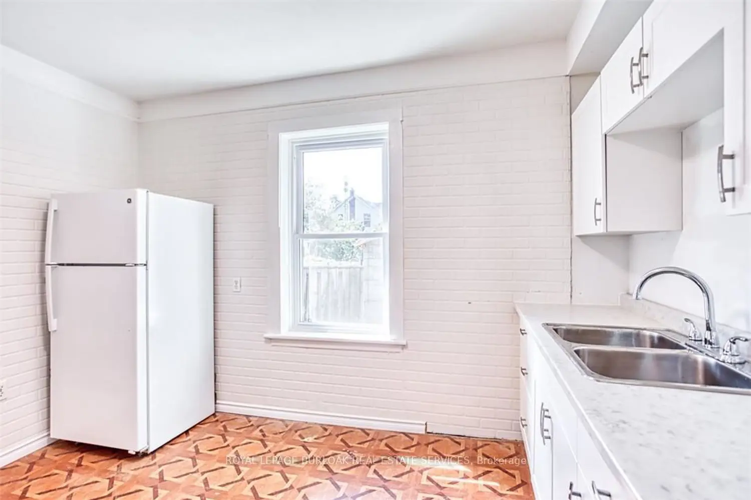 Additional image 7 of 2712 Upper James Street