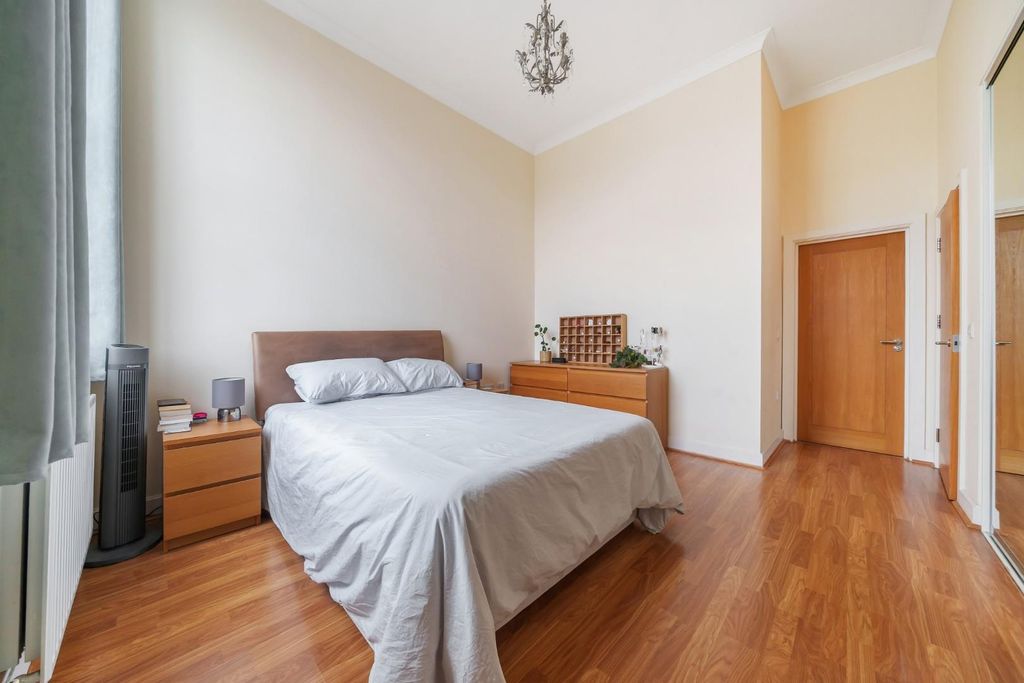 Additional image 10 of 2 bed flat for saleGunwharf Quays, Portsmouth PO1