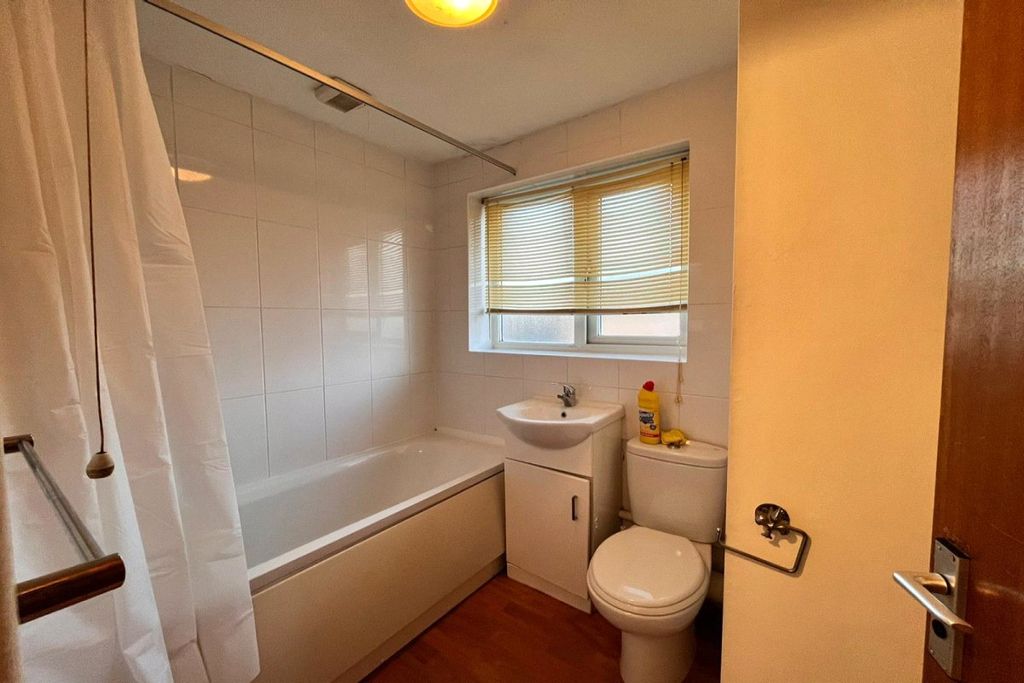 Additional image 5 of 1 bed detached house for saleRoundhill Way, Loughborough, Leicestershire LE11