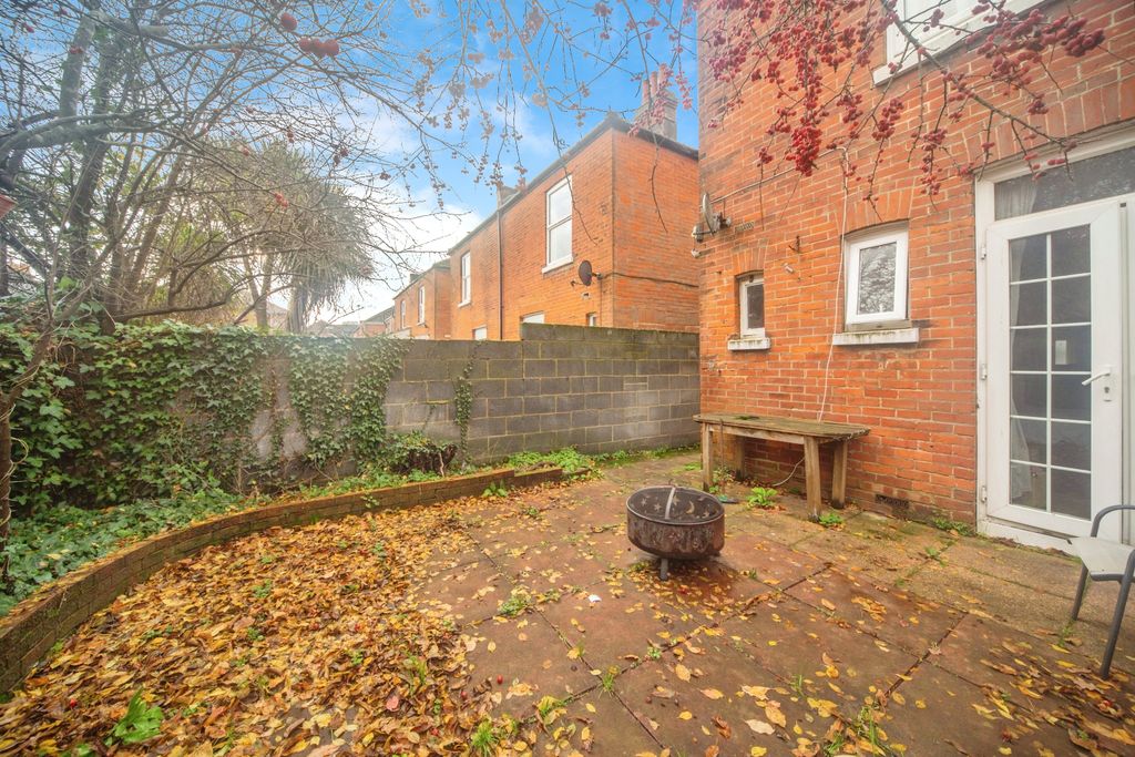 Additional image 17 of 4 bed semi-detached house for saleDevonshire Road, Southampton SO15