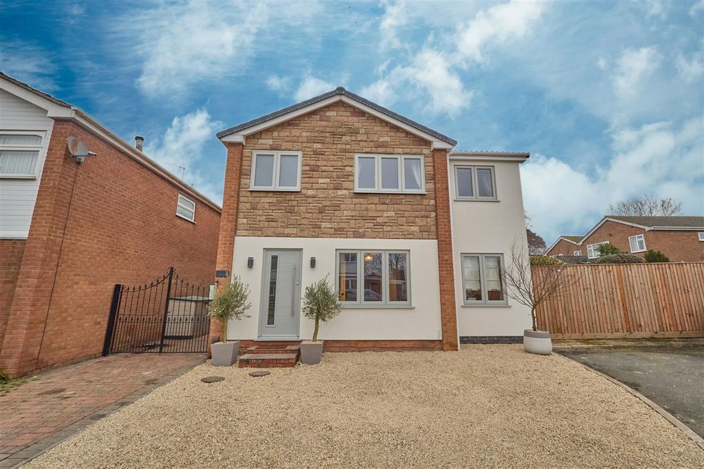 4 bed detached house for saleSaddlers Close, Burbage, Hinckley LE10