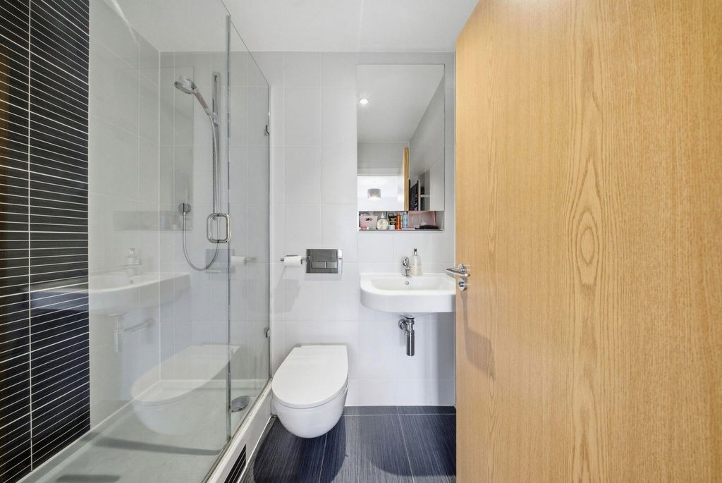 Additional image 10 of 2 bed flat for saleWestmount Close, Worcester Park KT4