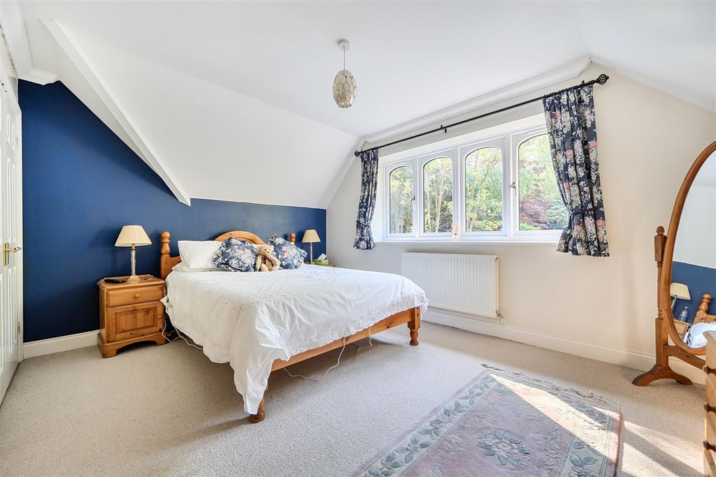 Additional image 15 of 5 bed detached house for saleWarren Lane, Finchampstead, Berkshire RG40