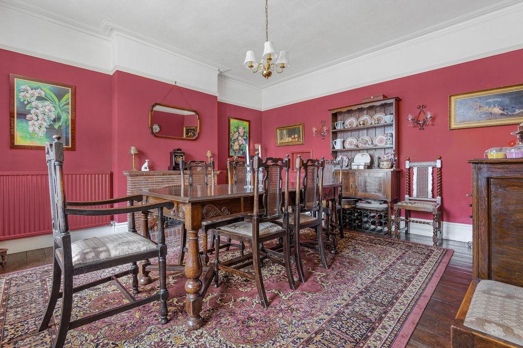 Additional image 5 of 4 bed detached house for saleStation Crescent, Ashford TW15