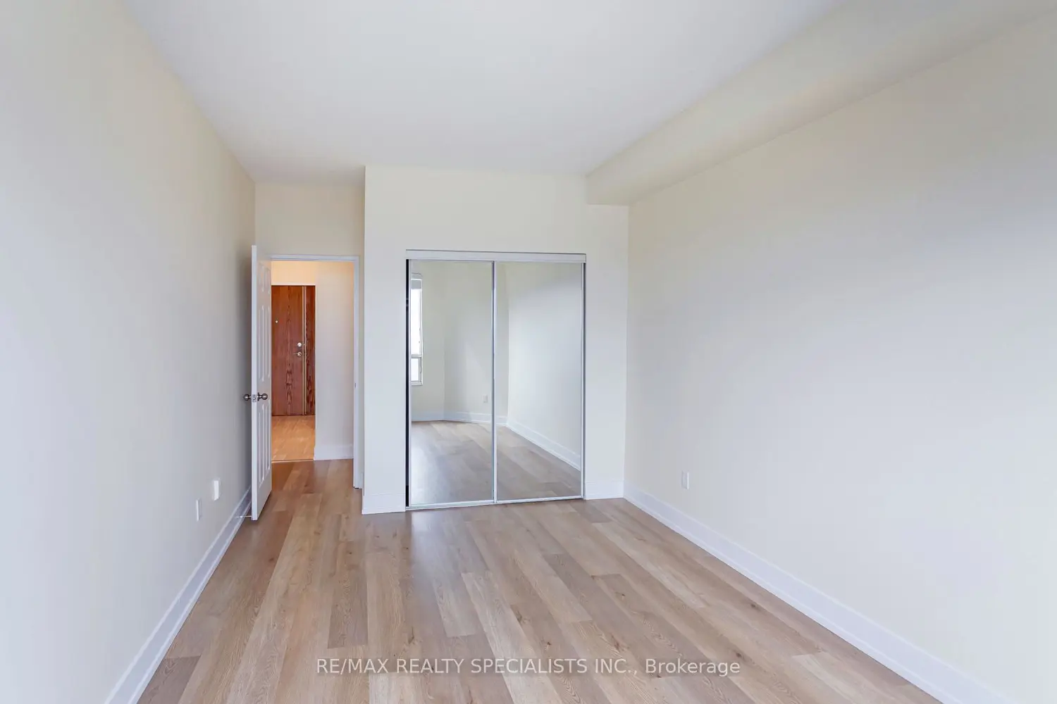 Additional image 16 of 2511 Lakeshore Road 708