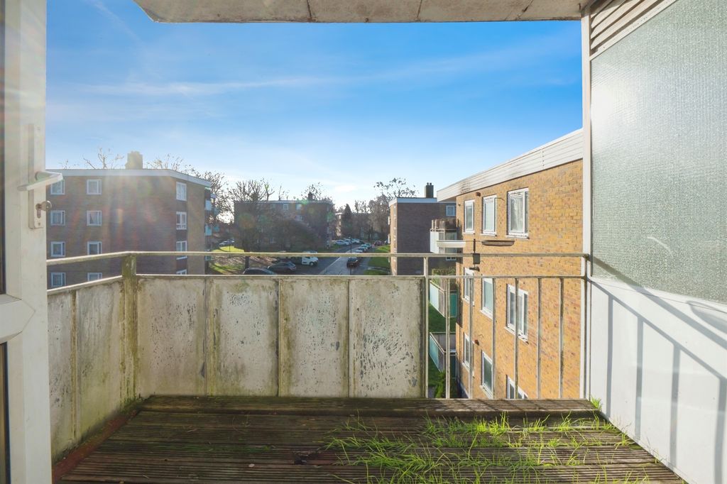 Additional image 10 of 2 bed flat for saleLinford Crescent, Southampton SO16