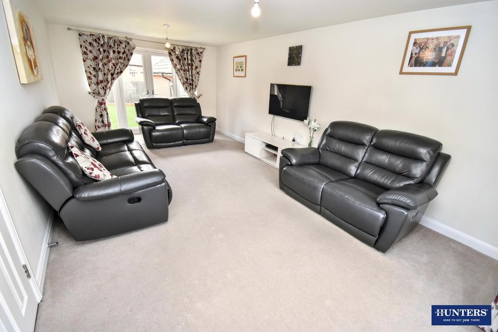 Additional image 2 of 5 bed detached house for saleOswins View, Wigston LE18