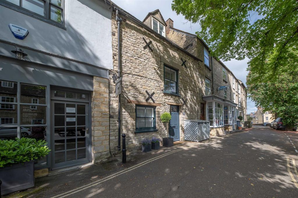 Additional image 4 of 2 bed terraced house for saleOxford Street, Woodstock OX20