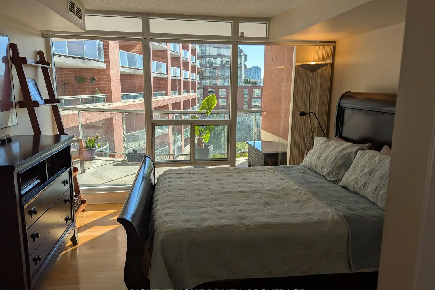 Additional image 12 of 550 Queens Quay 608