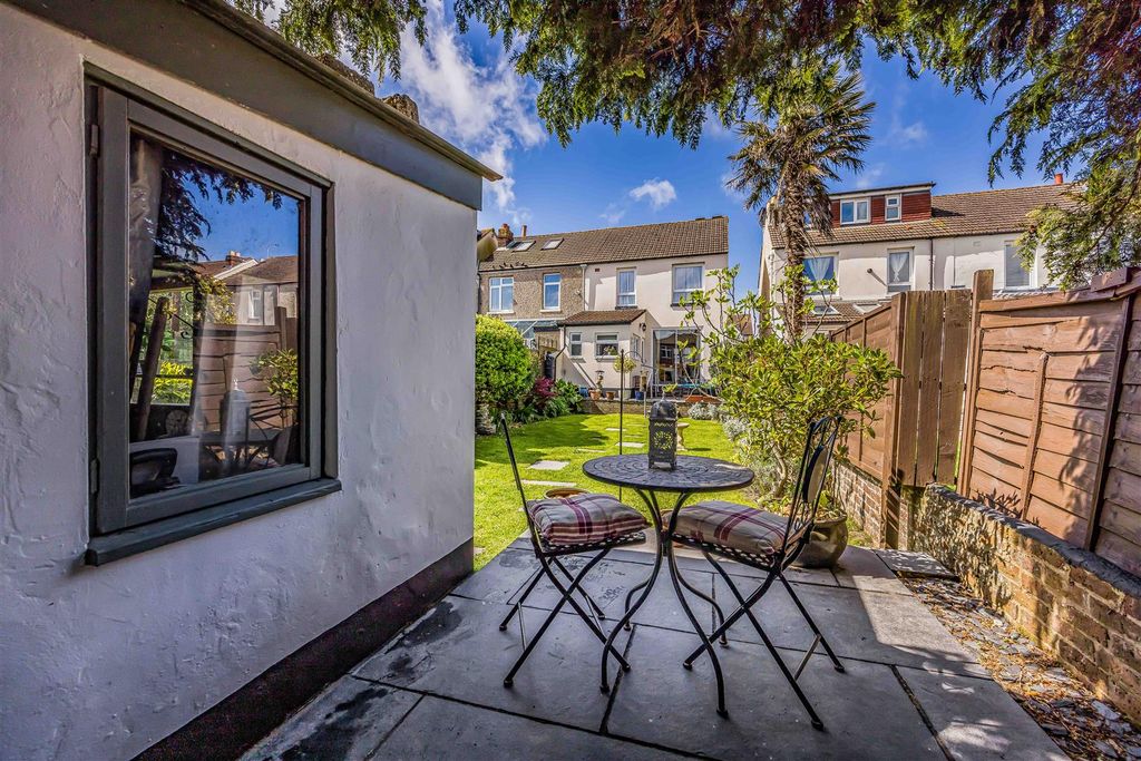 Additional image 21 of 3 bed semi-detached house for saleBaffins Road, Portsmouth PO3