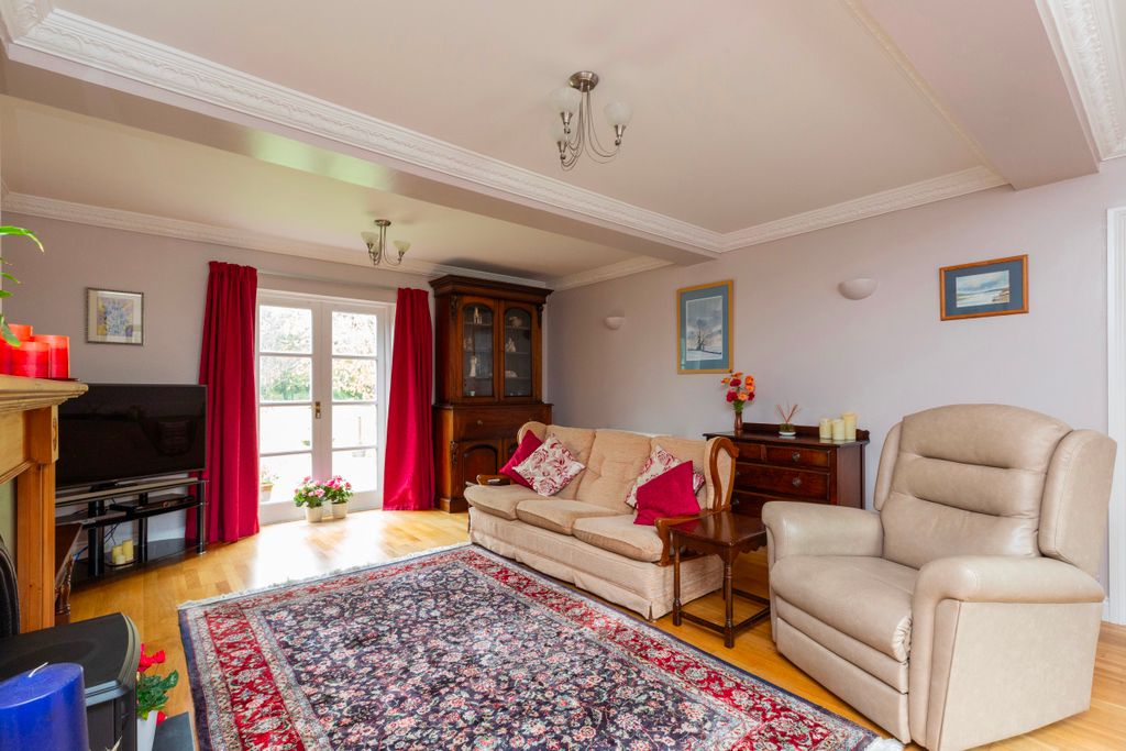 Additional image 27 of 5 bed detached house for saleOld Beech House, Le Neubourg Way, Gillingham SP8