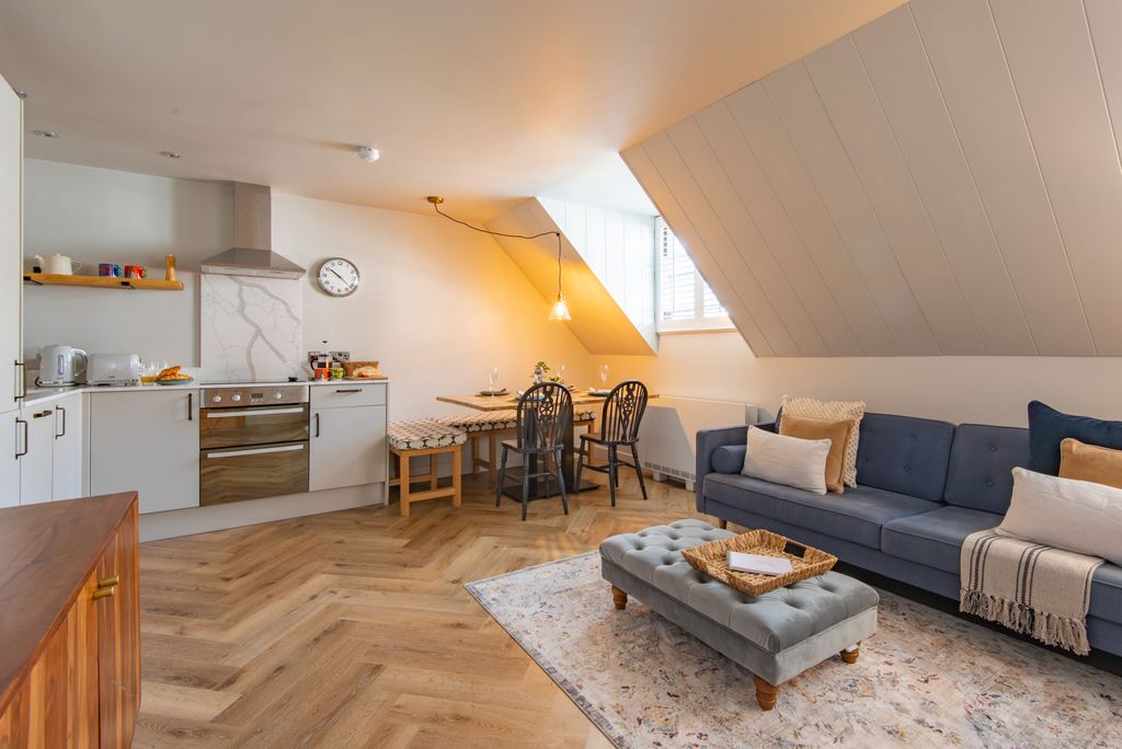 Additional image 5 of 2 bed flat for salePettman Mews Island Wall, Whitstable CT5