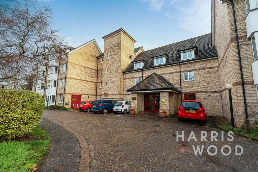 2 bed flat for saleFoster Court, Witham, Essex CM8