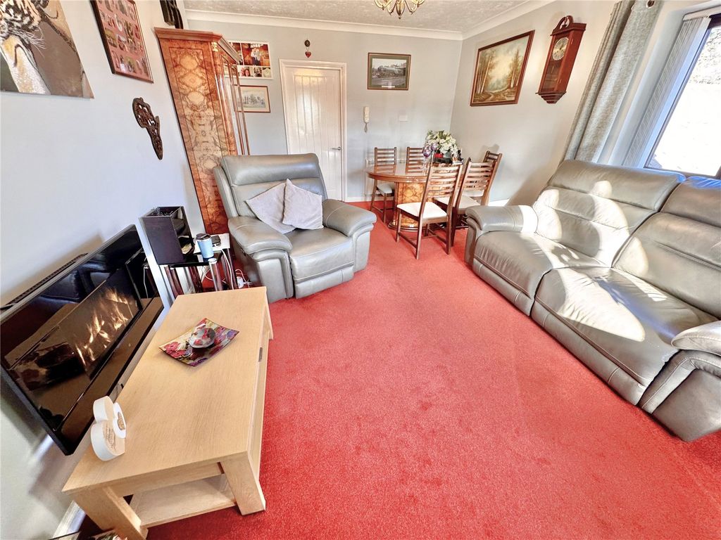 Additional image 3 of 1 bed flat for saleBelmore Lane, Lymington, Hampshire SO41