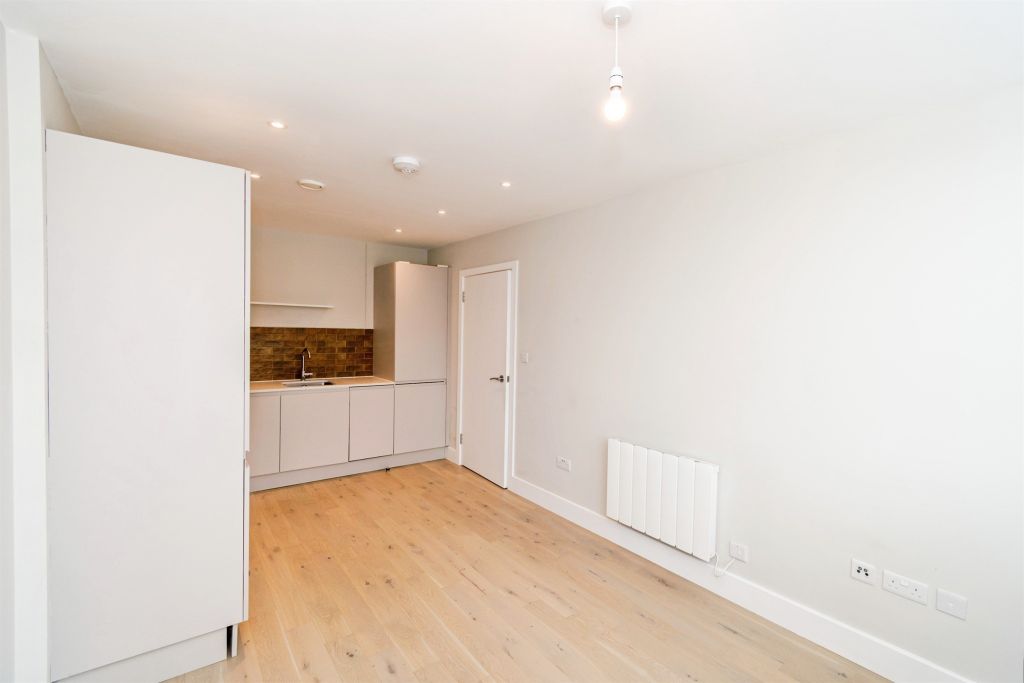Additional image 7 of 1 bed flat for saleRomsey Road, Southampton SO16