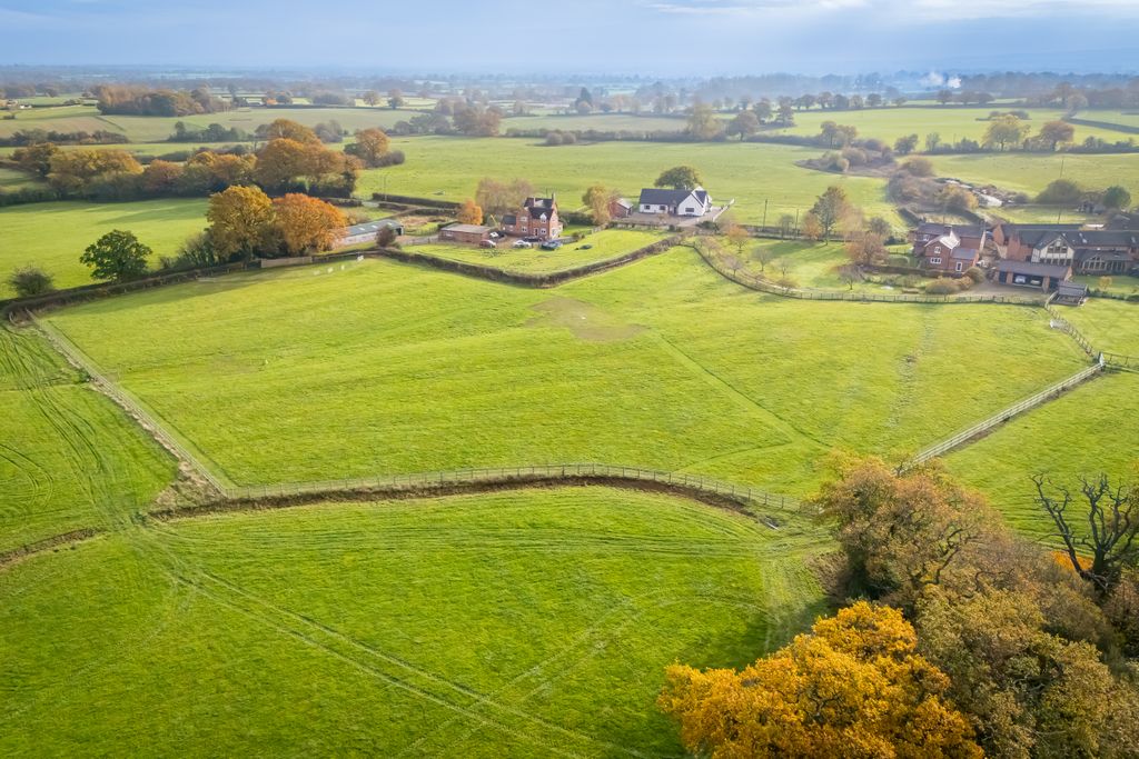Additional image 2 of 4 bed detached house for saleAlkington, Whitchurch SY13