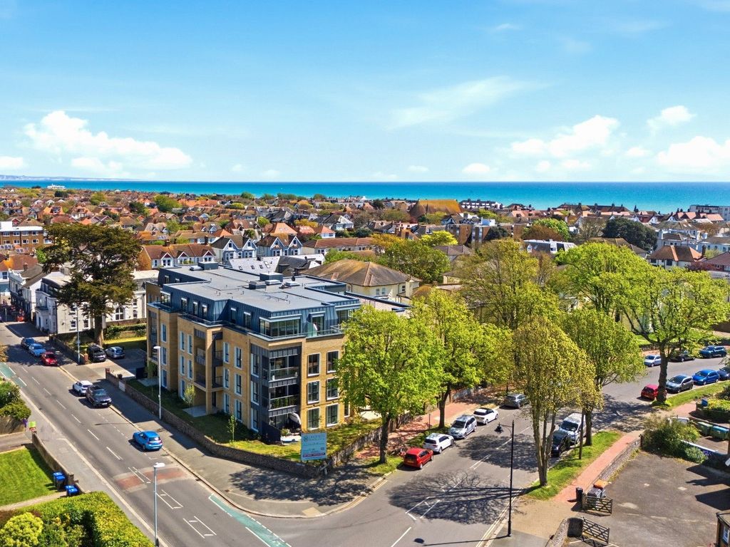 Additional image 10 of 2 bed flat for sale18 Farncombe Road, Worthing BN11