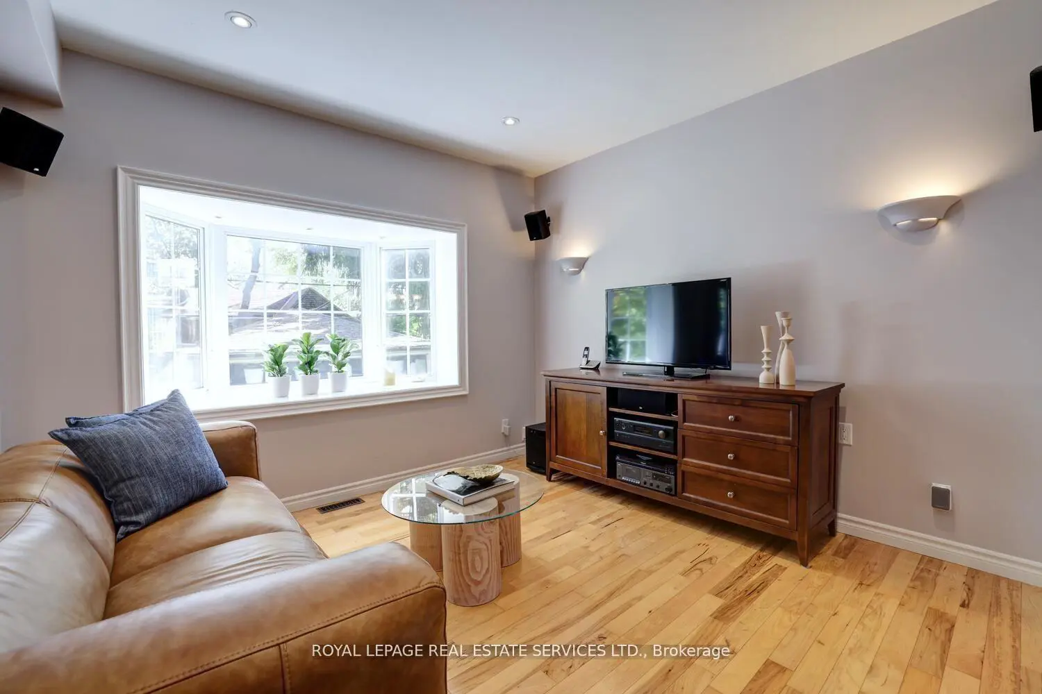 63 Eastbourne Crescent photo 4