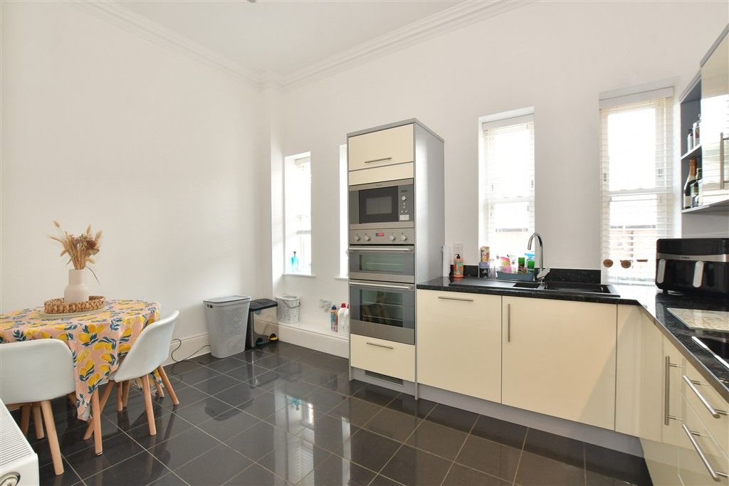 Additional image 4 of 2 bed flat for saleWhitecroft Park, Newport, Isle Of Wight PO30