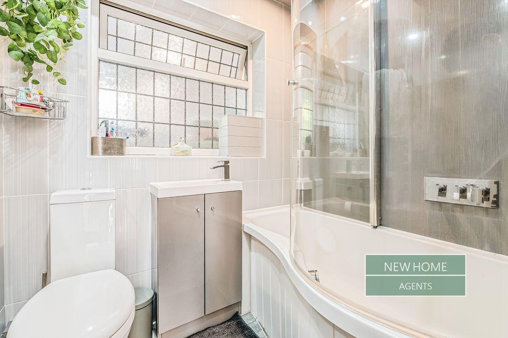 Additional image 17 of 4 bed detached bungalow for saleCanford Avenue, Wickford SS12