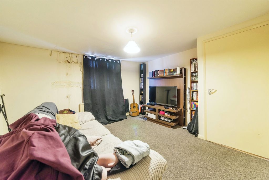 Additional image 10 of 2 bed flat for saleWestgate, Grantham NG31