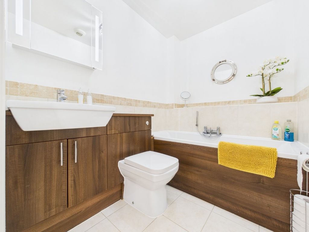 Additional image 11 of 2 bed flat for saleFerndale Road, Ashford, Surrey TW15