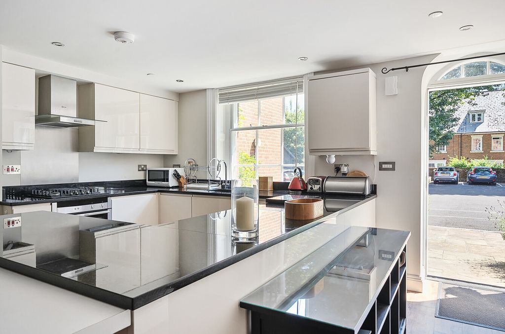 Additional image 2 of 2 bed flat for saleSt. Peter Street, Winchester SO23
