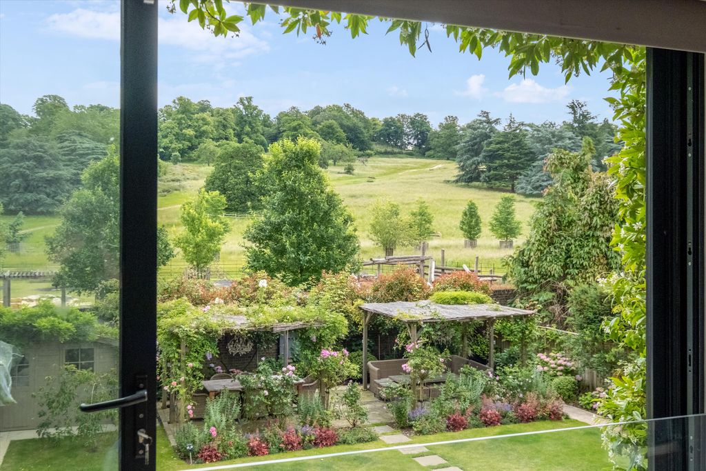 Additional image 3 of 6 bed detached house for saleCedar Heights, Richmond TW10