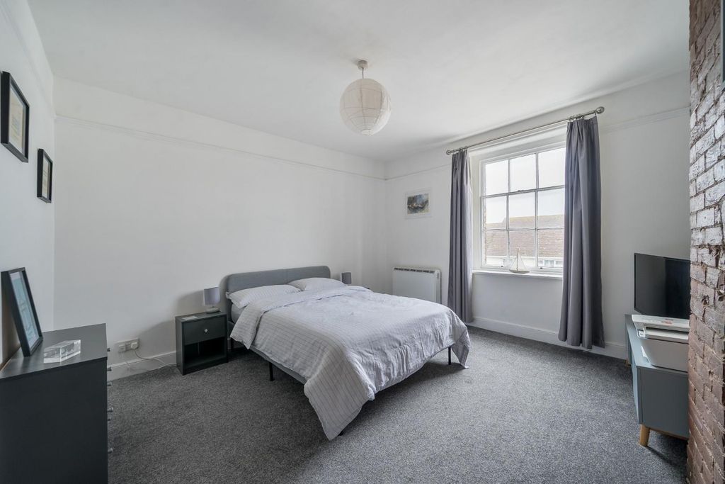 Additional image 16 of 2 bed flat for saleHigh Street, Portsmouth PO1