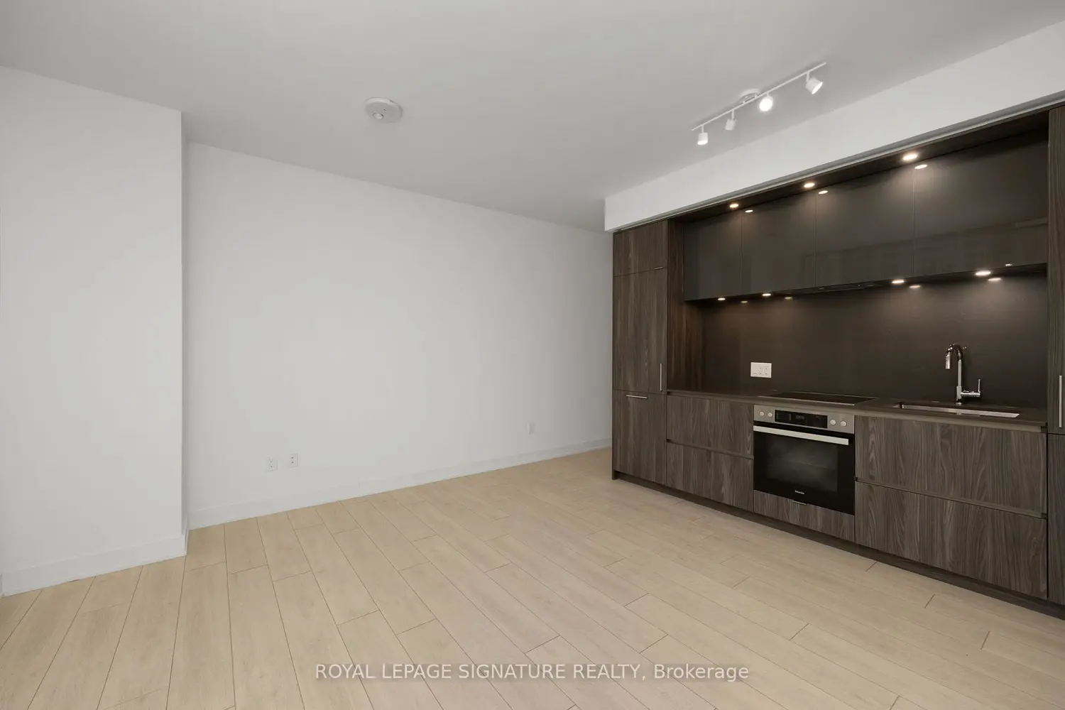 Additional image 8 of 15 Mercer Street 525