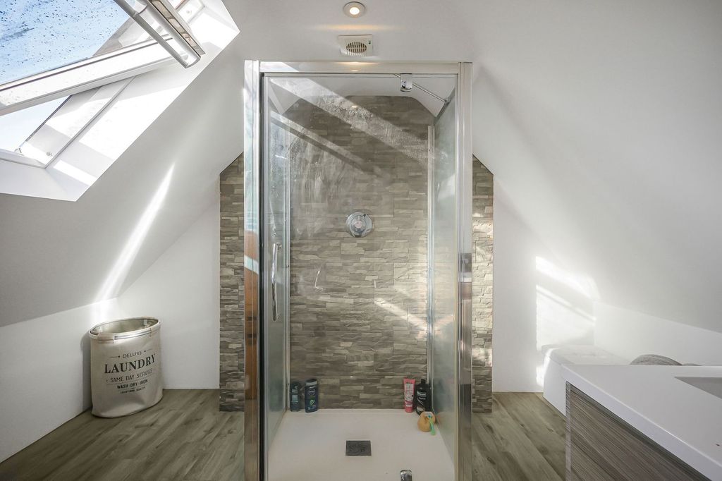 Additional image 22 of 5 bed detached house for saleSwan Lane, Wickford SS11