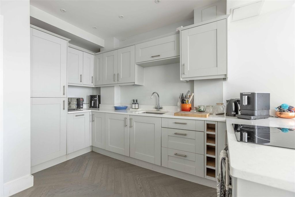 Additional image 5 of 2 bed maisonette for saleSt. Leonards Road, Windsor SL4