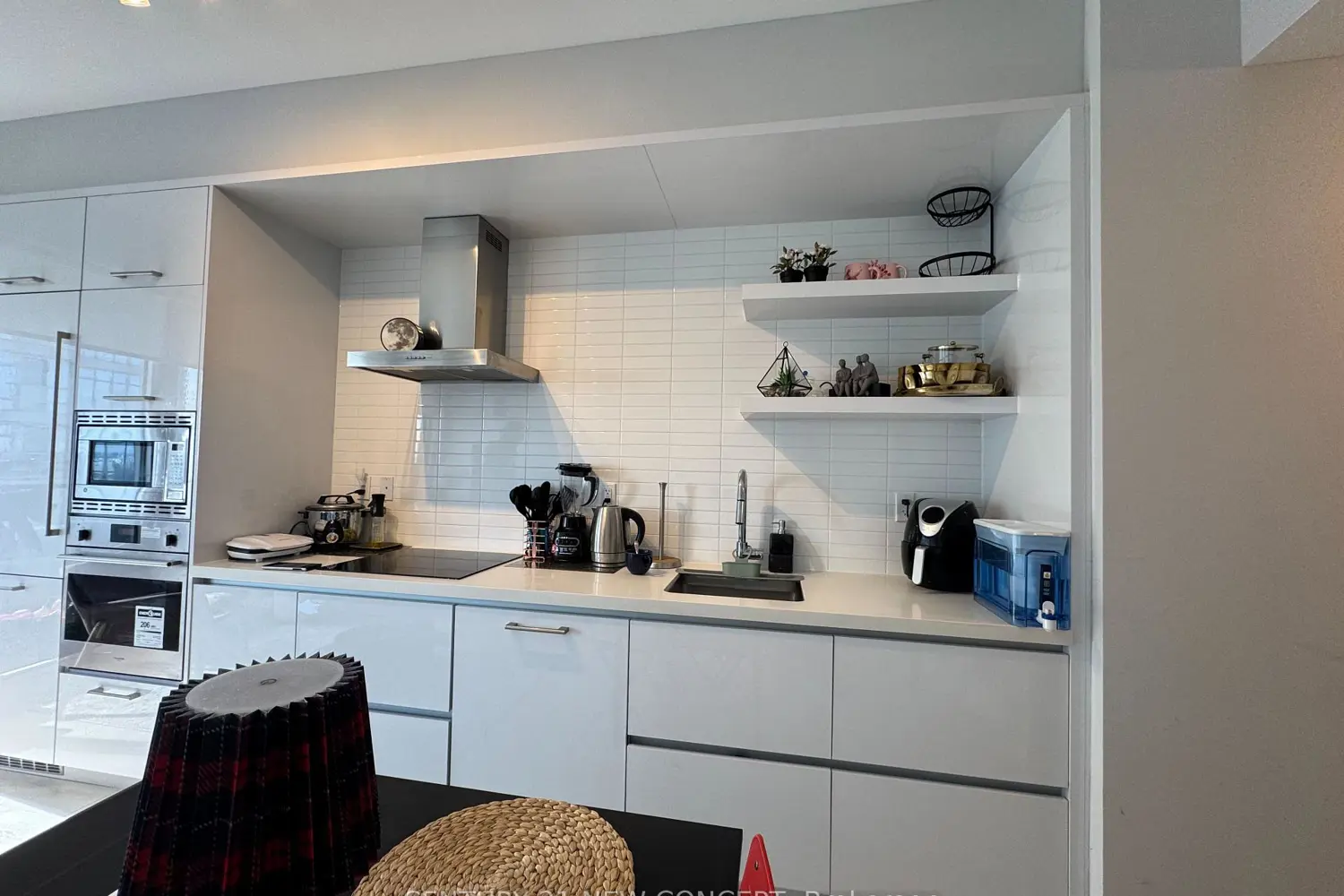 Additional image 2 of 2221 Yonge Street 4206