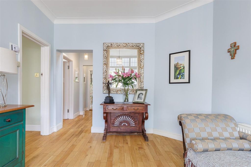Additional image 12 of 5 bed semi-detached house for saleQueens Avenue, Woodford Green IG8