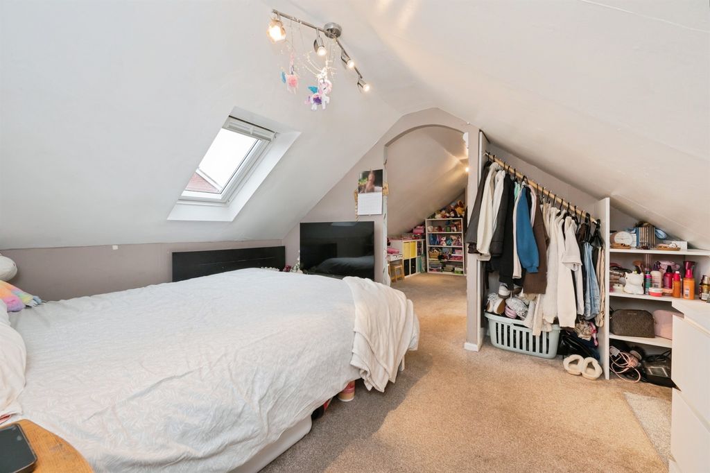 Additional image 9 of 4 bed bungalow for saleTemple Gardens, Southampton SO19