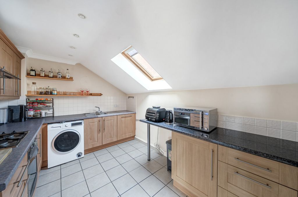 Additional image 6 of 2 bed flat for saleArchers Road, Banister Park, Southampton, Hampshire SO15