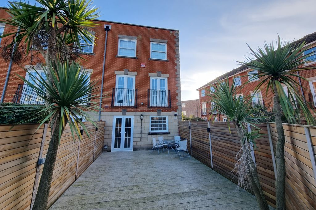 Additional image 18 of 3 bed town house for saleOld Portsmouth, Hampshire PO1