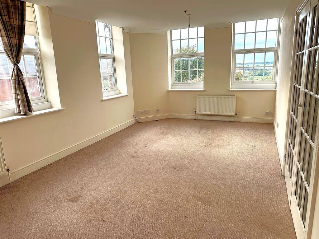 Additional image 5 of 3 bed flat for saleRockingham Road, Cottingham LE16