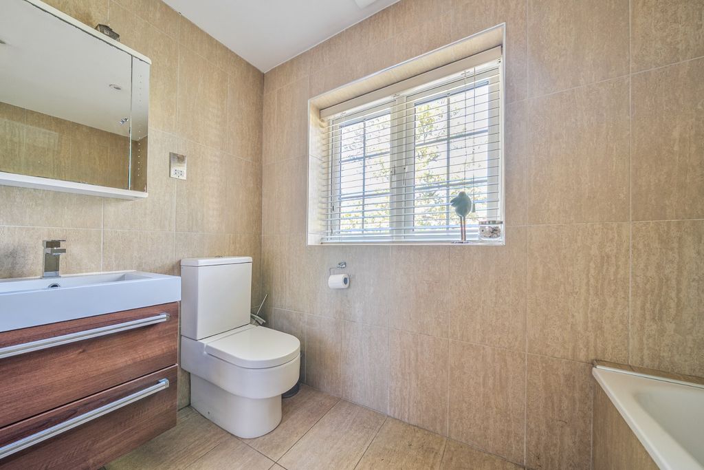 Additional image 25 of 6 bed detached house for salePyrford, Surrey GU22