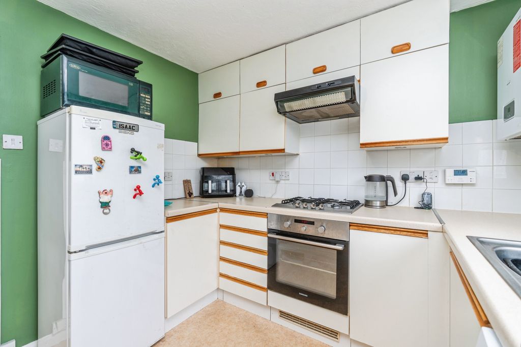 Additional image 3 of 2 bed terraced house for saleBrunel Road, Southampton SO15
